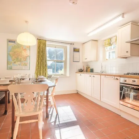 3 Bed In Broughton-in-furness Sz458 *